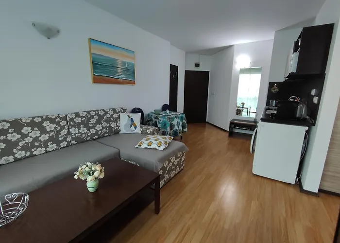 прекрасен с изглед към морето сарафово 1