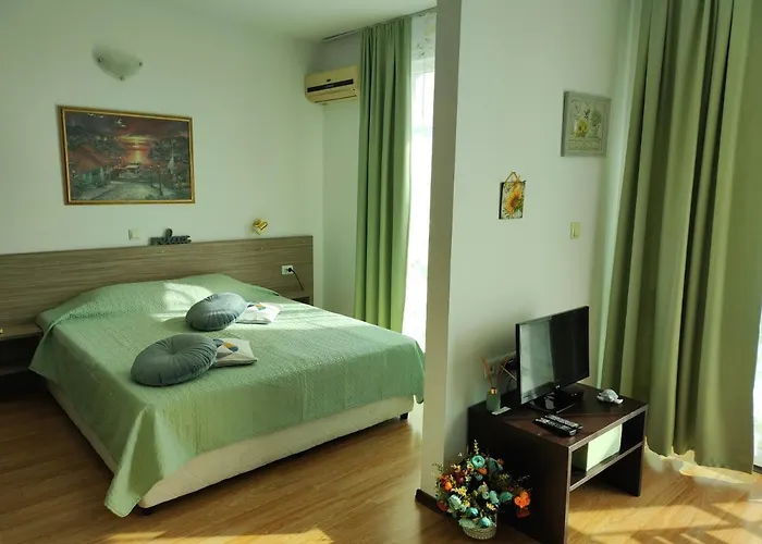 прекрасен с изглед към морето сарафово 1